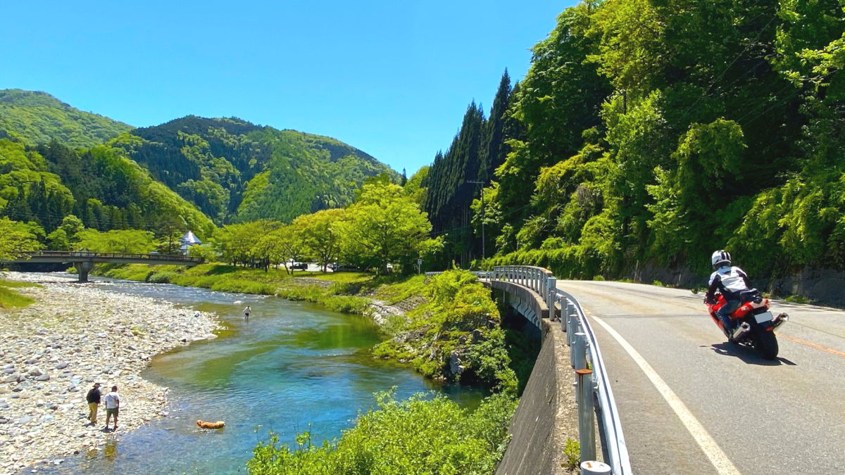 せせらぎ街道